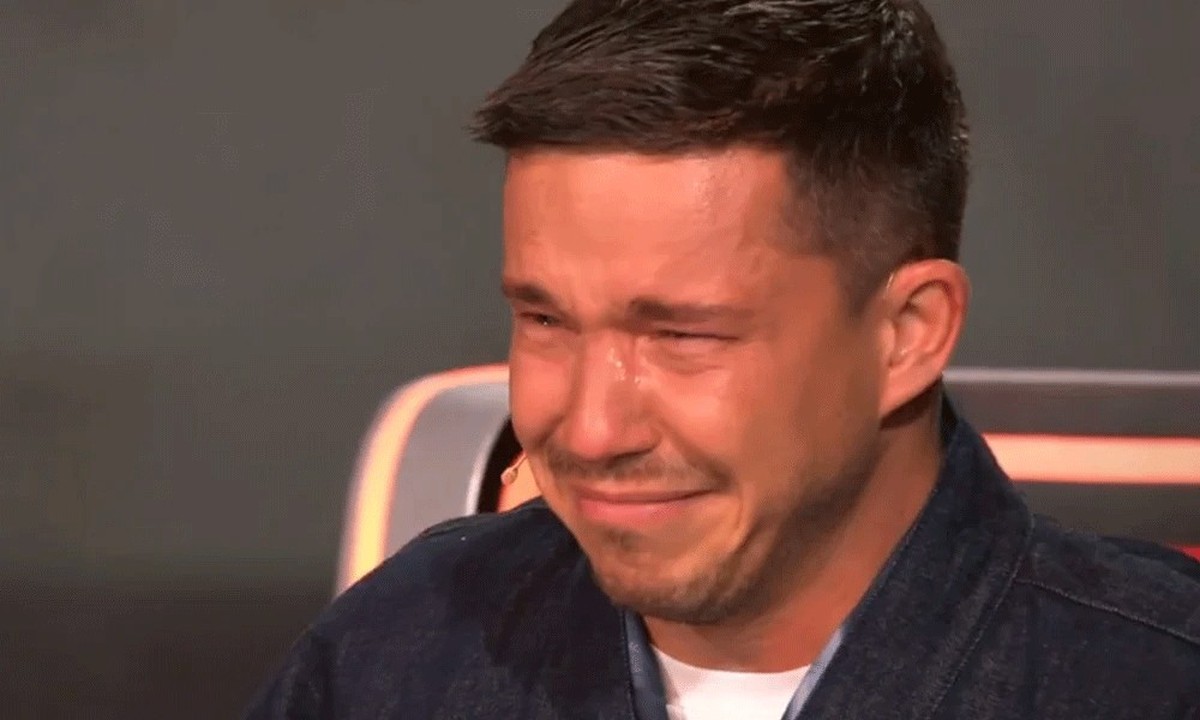 Nico Santos zeigt Emotionen.