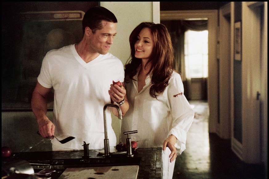 New Regency / DR Mr. AND Mrs. SMITH (Mr AND Mrs SMITH) de Doug Liman 2005 USA avec Brad Pitt et Angelina Jolie remake de la serie TV eponyme (1996) PUBLICATIONxINxGERxSUIxAUTxONLY MISTER AND Mrs. SMIT ...