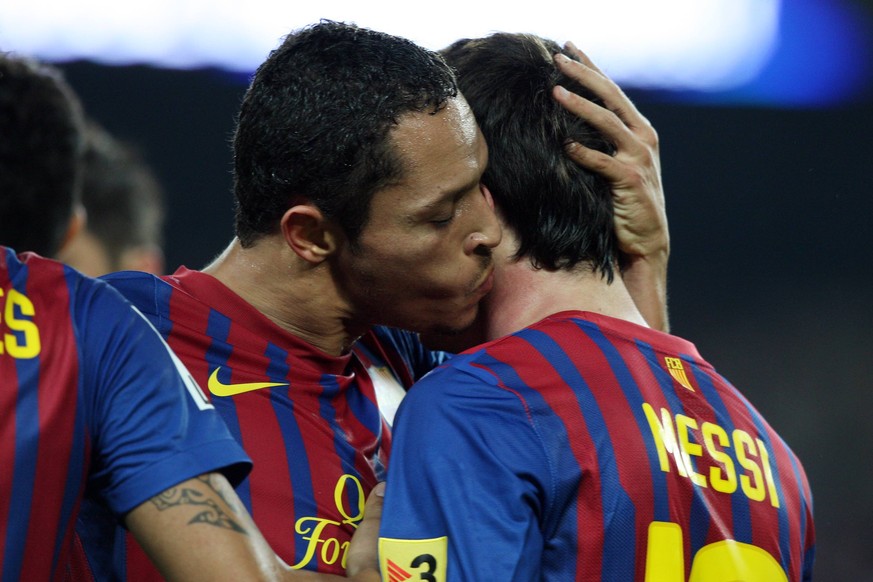 Bildnummer: 08904775 Datum: 29.10.2011 Copyright: imago/Action Plus
29.10.2011. Barcelona, Spain. Barcelona s Lionel Messi celebrates scoring third goal with team-mate Adriano who gives him a kiss du ...