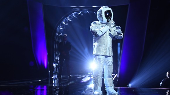 Titel: The Masked Singer; 
Masked Singer Stars zweite Folgen Kontakt
Staffel: 1; 
Folge: 1; 
Ausstrahlungszeitraum bis: 2019-06-27; 
Person: Astronaut ; 
Copyright: ProSieben/Willi Weber; 
Fotograf: W ...