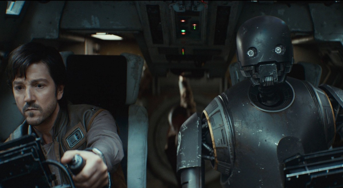L-R Cassian Andor Diego Luna and K-2SO Alan Tudyk in Lucasfilm s ANDOR Season 2, exclusively on Disney. 2025 Los Angeles CA PUBLICATIONxNOTxINxUSAxCANxUK 34839036THA