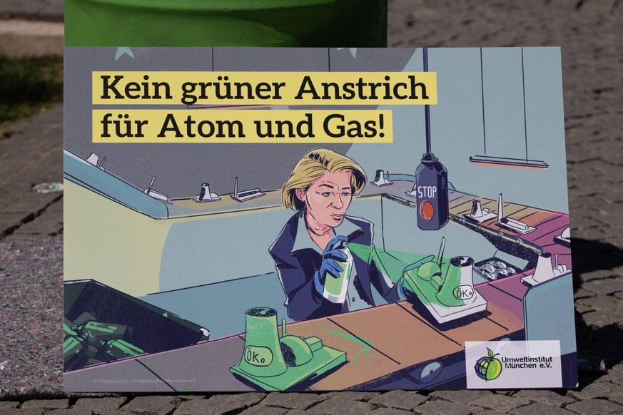 Demo gegen die EU-Taxonomie zu Atom und Gas On May 21st, 2022 more than 60 people joined a demonstration in Munich, Germany against the classification of nuclear power and fossil gas as sustainable. T ...