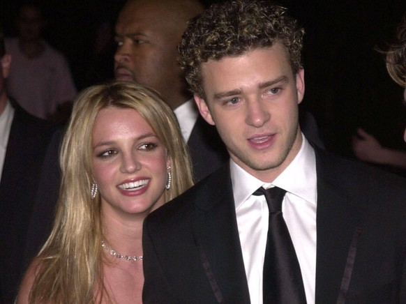 Britney Spears and Justin Timberlake at the Clive Davis Pre-GRAMMY Party, Beverly Hills Hotel, 02-26-02 , 11098270.jpg, female, couple, shorthair, longhair, black, blonde, suit, event, star, people,