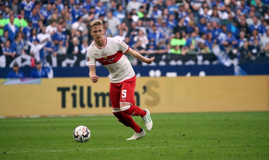 FC Schalke 04 - VfB Stuttgart Deutschland, Augsburg, 18.05.2019, Fussball, Bundesliga, Saison 2018/2019, 34. Spieltag, FC Schalke 04 -VfB Stuttgart: Timo Baumgartl (VfB Stuttgart), DFL/DFB REGULATIONS ...