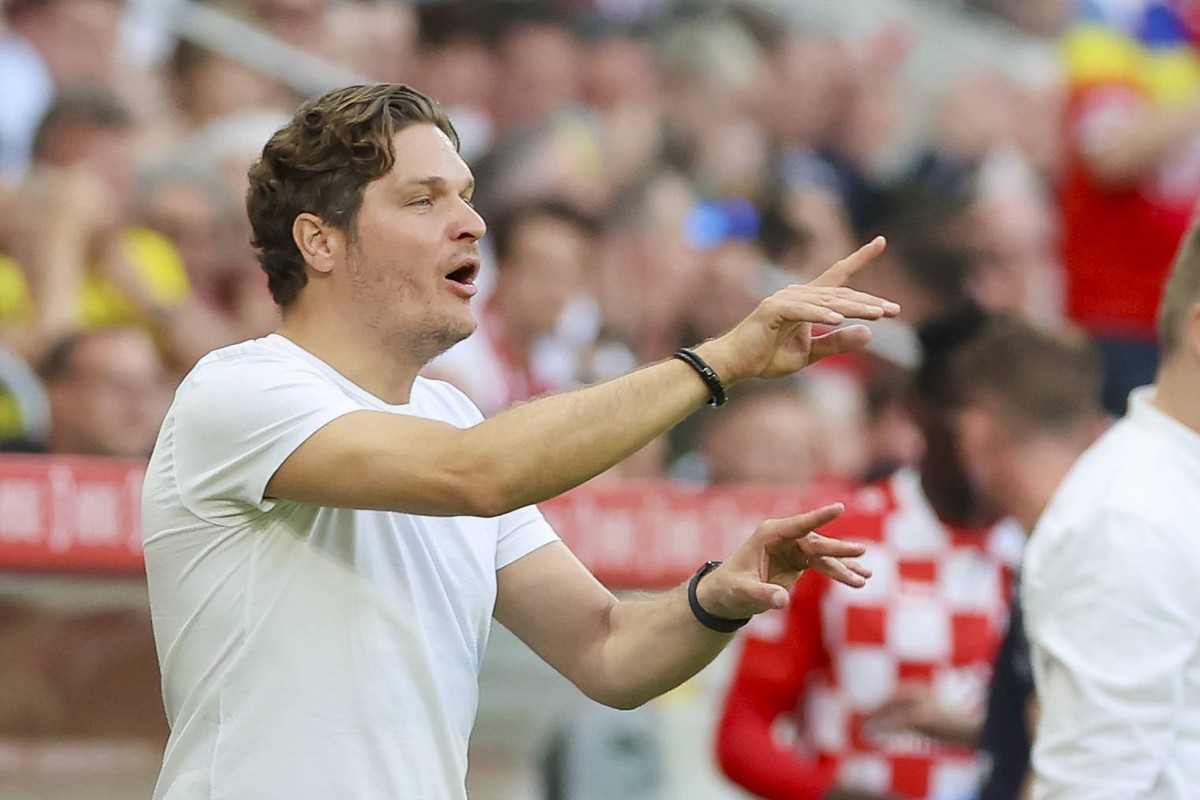 Trainer Edin Terzic Borussia Dortmund gestikuliert, 1. Bundesliga, 1. FSV Mainz 05 vs Borussia Dortmund, MEWA Arena, 11.05.2024, Mainz, Deutschland. *** Coach Edin Terzic Borussia Dortmund gestures, 1 ...