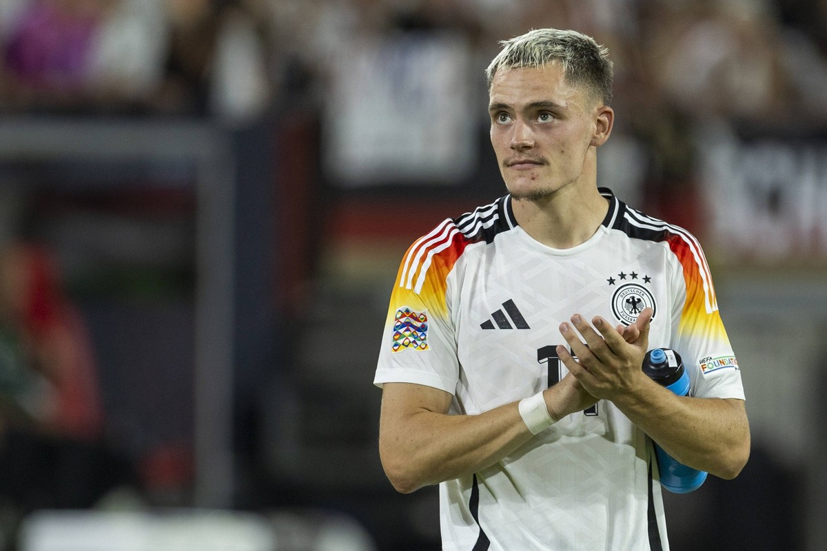 UEFA Nations League: Deutschland - Ungarn 07.09.2024 Florian Wirtz Deutschland, 17 bei der Ehrenrunde nach dem Spiel. UEFA Nations League: Deutschland - Ungarn Merkur Spiel-Arena, D