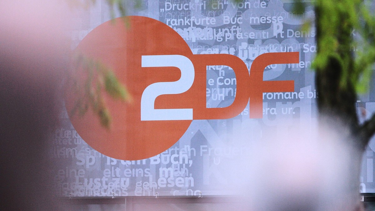 Frankfurt/Main, Hessen, Deutschland, 20.10.2024: Messe: Frankfurter Buchmesse: Logo des ZDF *** Frankfurt Main, Hesse, Germany, 20 10 2024 Frankfurt Book Fair ZDF logo Copyright: xdtsxNachrichtenagent ...