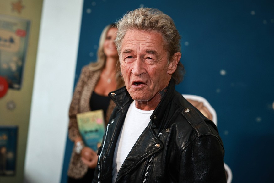 Peter Maffay, Peter Maffay und seine Ehefrau Hendrikje Balsmeyer stellen auf der Pressekonferenz das neue Kinderbuch Anouk und das Geheimnis der Weihnachtszeit, 05.10.2023, Fabrik 23, Berlin, Deutschl ...