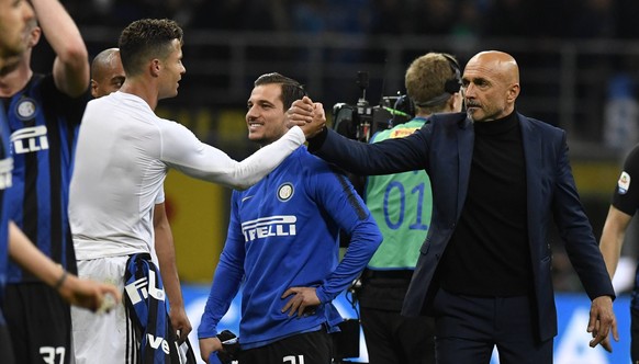 IPP20190427 Football - soccer: Serie A, Inter Mailand - Juventus Turin, luciano spalletti, allenatore dellÃ¢â¬â ¢inter, si complimenta con cristiano ronaldo (Verwendung nur in Deutschland - GERMANY O ...