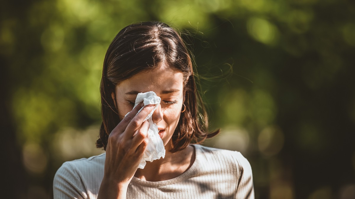 Wissen wir wirklich was Rhinitis und Pollenallergie außer Schnupfen machen? Hyposensibilisierung und Medikamente auslösen? Allergien sind ohnehin für viele eine große Belastung. Wenn sie nun auch noch ...