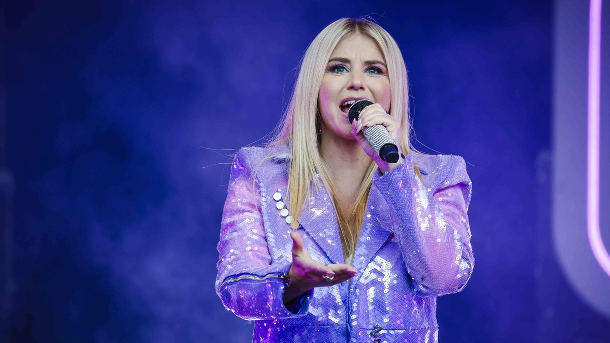 26.05.2024, Tittmoning, GER, Unterwegs in BAYERN, Beatrice Egli, Konzert, im Bild Egli, Beatrice Egli, Konzert, *** 26 05 2024, Tittmoning, GER, On the road in BAVARIA, Beatrice Egli, concert, in the  ...