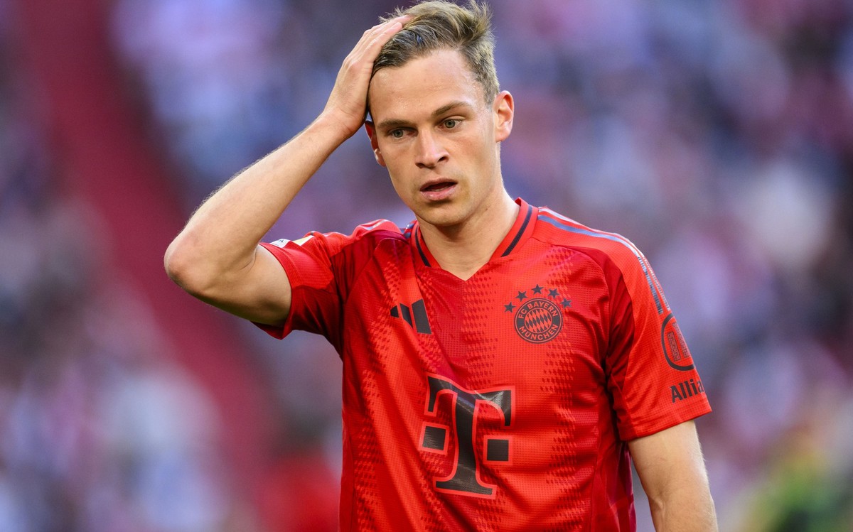 ARCHIV - 12.05.2024, Bayern, München: Fußball: Bundesliga, Bayern München - VfL Wolfsburg, 33. Spieltag, Allianz Arena. Münchens Joshua Kimmich reagiert im Spiel. (zu dpa: «Neuer Vertrag: Kimmich fühl ...