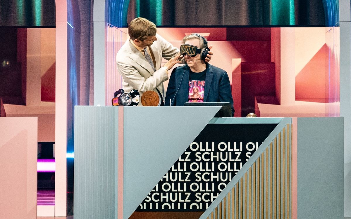 Zunächst kümmerte sich Winterscheidt noch mehr oder weniger liebevoll um seinen "Pflegefall" Olli Schulz. Doch im Schluss-Duell war es mit den kumpelhaften Scherzen vorbei.