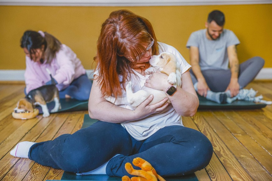 PUPPY YOGA - ISERE PHOTOPQR/LE DAUPHINE/Jean-Baptiste BORNIER Vienne 06/04/2024 Vienne Is