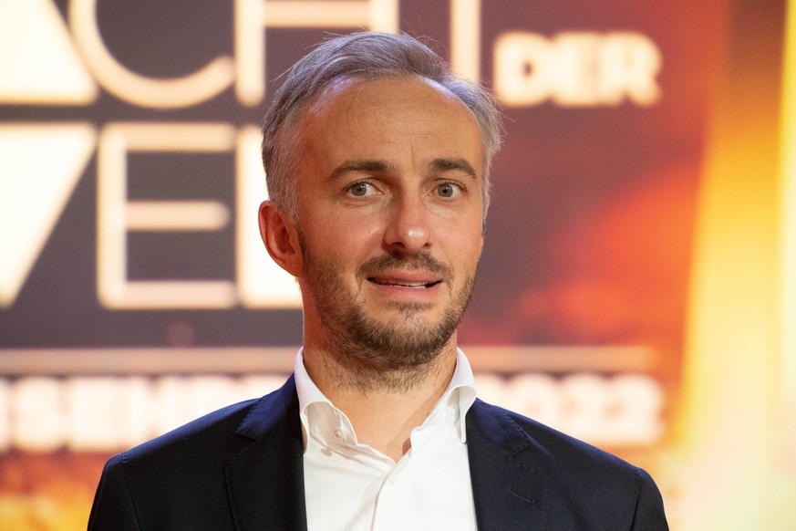 Preistraeger Jan BOEHMERMANN, Verleihung des Deutschen Fernsehpreises, Die Nacht der Kreativen - Der Deutsche Fernsehpreis 2022, Deutscher Fernsehpreis 2022 in Koeln, am 13.09.2022. *** Prize winner J ...