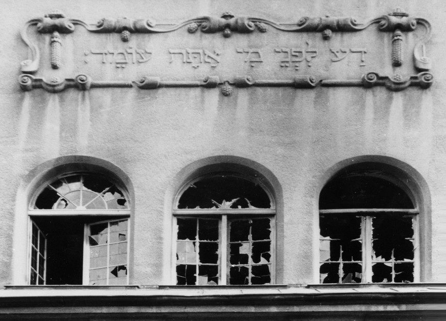 ARCHIV - 01.01.1938, Schleswig-Holstein, Kiel: HANDOUT - Das Foto zeigt die zerst