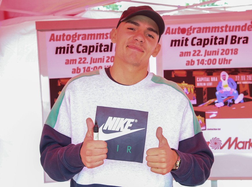 Rapper Capital Bra auf Promotour am 22.06.2018 in Magdeburg - Rapper Capital Bra *** Rapper Capital Bra on Promotionour on 22 06 2018 in Magdeburg Rapper Capital Bra PUBLICATIONxINxGERxSUIxAUTxHUNxONL ...