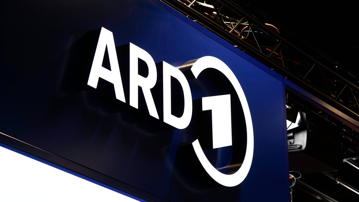 21.08.2024, Spielemesse gamescom in Köln. Logo am Stand von ARD. 21.08.2024, Spielemesse gamescom in Köln 21.08.2024, Spielemesse gamescom in Köln *** 21 08 2024, games fair gamescom in Cologne Logo a ...