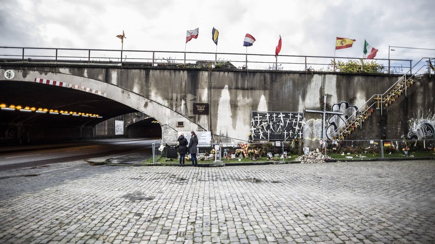 Bildnummer: 58700468 Datum: 04.10.2012 Copyright: imago/Mattias Christ
Loveparade Memorial Gesellschaft Politik Loveparade Love Parade Duisburg Mahnmal Trauer Gedenken Fotostory xcb x0x 2012 quer Auf ...