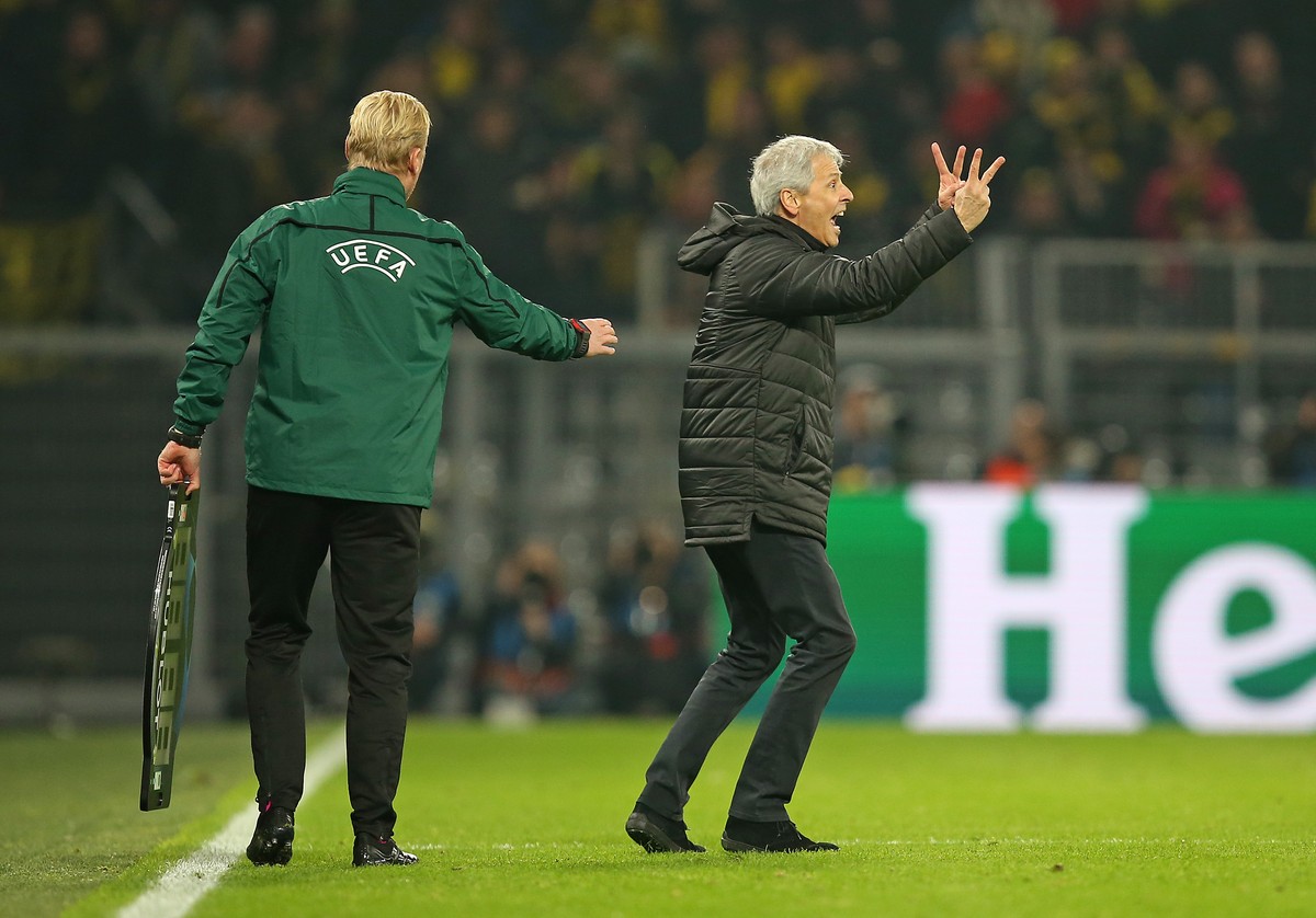 05.11.2019, Fussball UEFA Champions League 2019/2020, Gruppenphase, 4.Spieltag, Borussia Dortmund - Inter Mailand, im Signal-Iduna-Park Dortmund. L-R Vierte Offizielle Kevin Blom NED, Trainer Lucien F ...