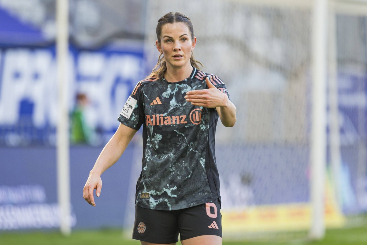 05.05.2025, xomx, Fussball Google Pixel Frauen-Bundesliga, Carl Zeiss Jena - FC Bayern Muenchen v.l. Tuva Hansen FC Bayern M