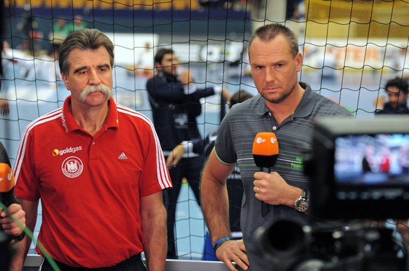 Weltmeister-Trainer Heiner Brand und Christian Schwarze bei einer ZDF-Übertragung im Jahr 2011.