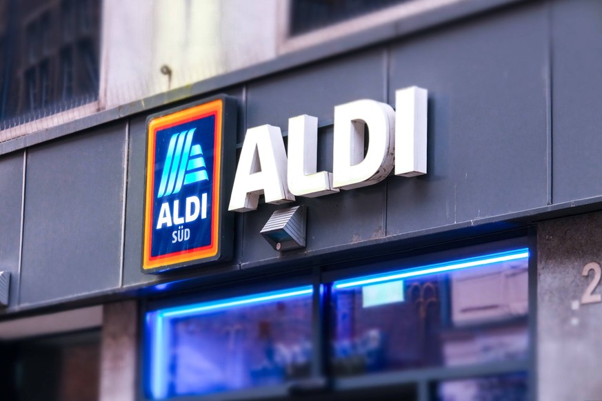 Düsseldorf 21.01.2023 Aldi Süd Lebensmitteldiscounter Supermarkt Düsseldorf Nordrhein-Westfalen Deutschland *** Düsseldorf 21 01 2023 Aldi Süd Food discounter Supermarket Düsseldorf North Rhine-Westph ...