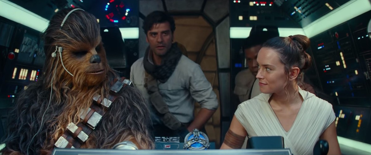 Und sogar Lando Calrissian ist später für einen Sekundenbruchteil zu sehen.