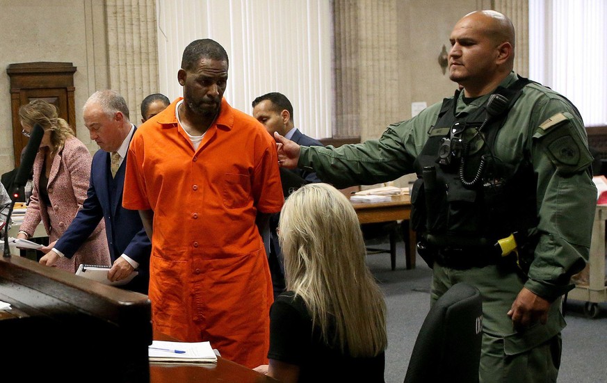 February 2, 2021, USA: R. Kelly turns to exit during a hearing at the Leighton Criminal Court building, Sept. 17, 2019. (Credit Image: © TNS via ZUMA Wire