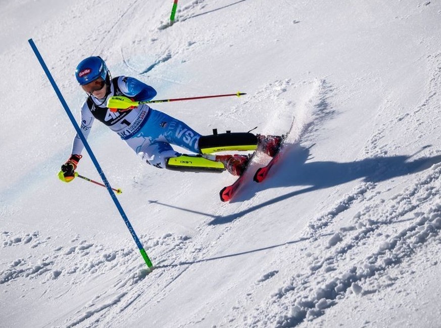 18.02.2023, Frankreich, Courchevel: Ski alpin: Weltmeisterschaft, Slalom, Damen, 2. Durchgang: Mikaela Shiffrin aus den USA in Aktion. Foto: Michael Kappeler/dpa +++ dpa-Bildfunk +++