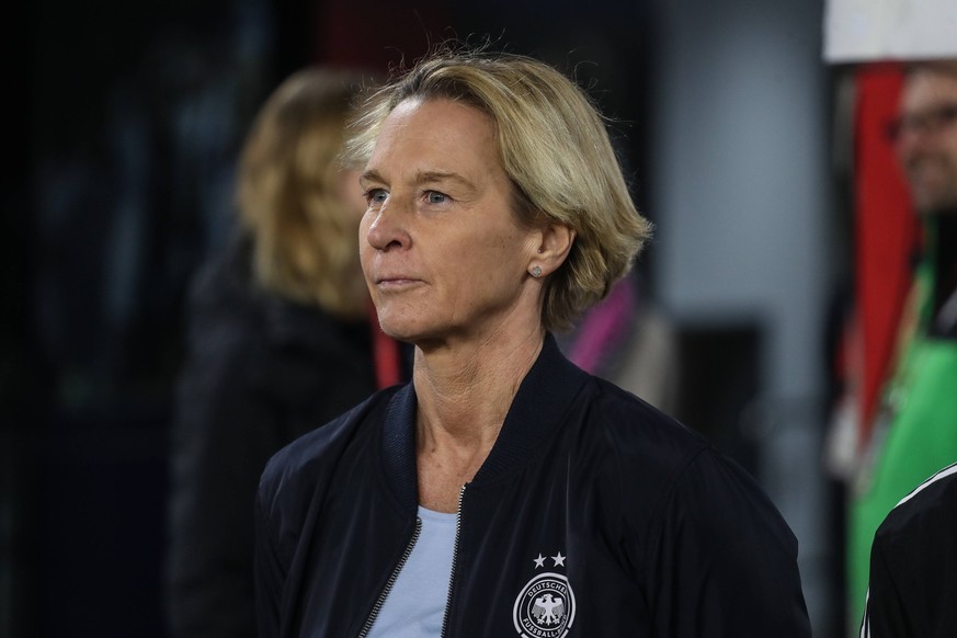 Fussball, Frauen Nationalmannschaft Saison 2022 / 2023 Länderspiel Deutschland - Schweden 21.02.2023, schauinsland-reisen-arena Duisburg Martina Voss-Tecklenburg Bundestrainerin, Deutschland Duisburg  ...