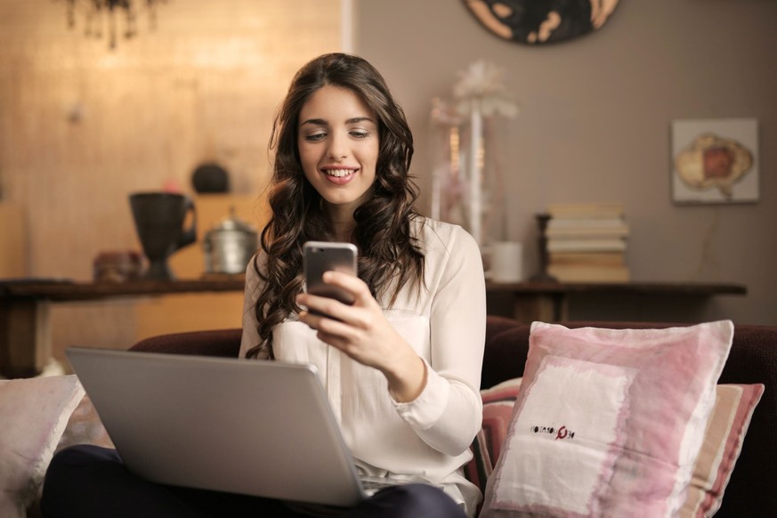 Den Black Friday werden viele Deutsche wohl vor dem Laptop auf Schnäppchenjagd verbringen.