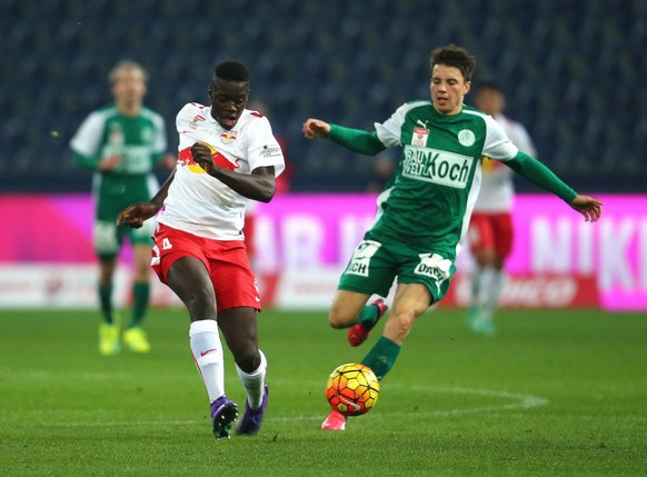 Dayot Upamecano (l.) 2016 in der österreichischen Bundesliga im Alter von 17 Jahren.