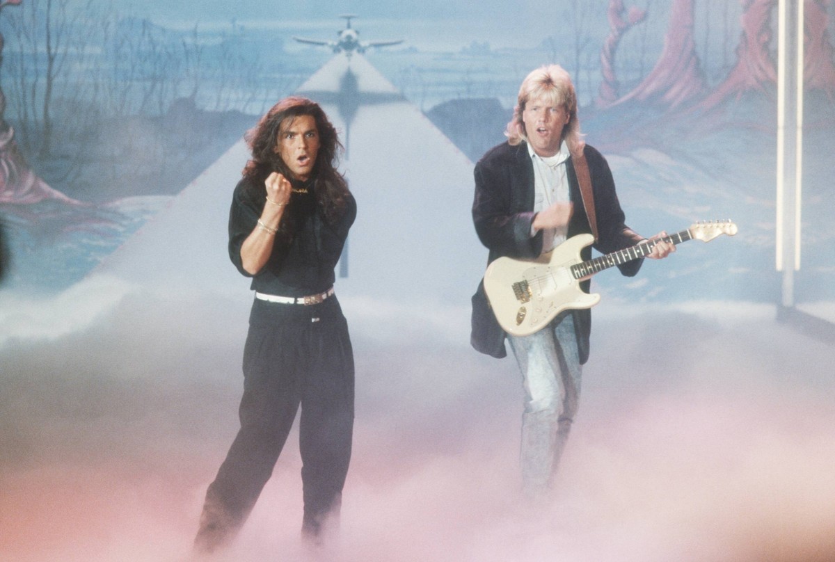 Bildnummer: 56673853 Datum: 01.05.1987 Copyright: imago/teutopress
Modern Talking Thomas Anders (li.) mit Dieter Bohlen 05/87 ru Mann Musik Gruppe Duo Gesang Pop Auftritt Konzert STUDIO Dekoration Ku ...