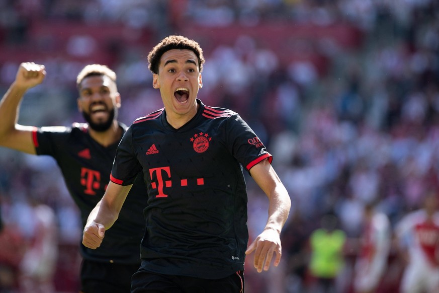 1. Fussball Bundesliga: 1. FC Koeln - FC Bayern Muenchen 27.05.2023 Jubel zum 1:2 durch Jamal Musiala FC Bayern Muenchen, 42 1. Fussball Bundesliga: 1. FC Koeln - FC Bayern Muenchen, Koeln, Rheinenerg ...