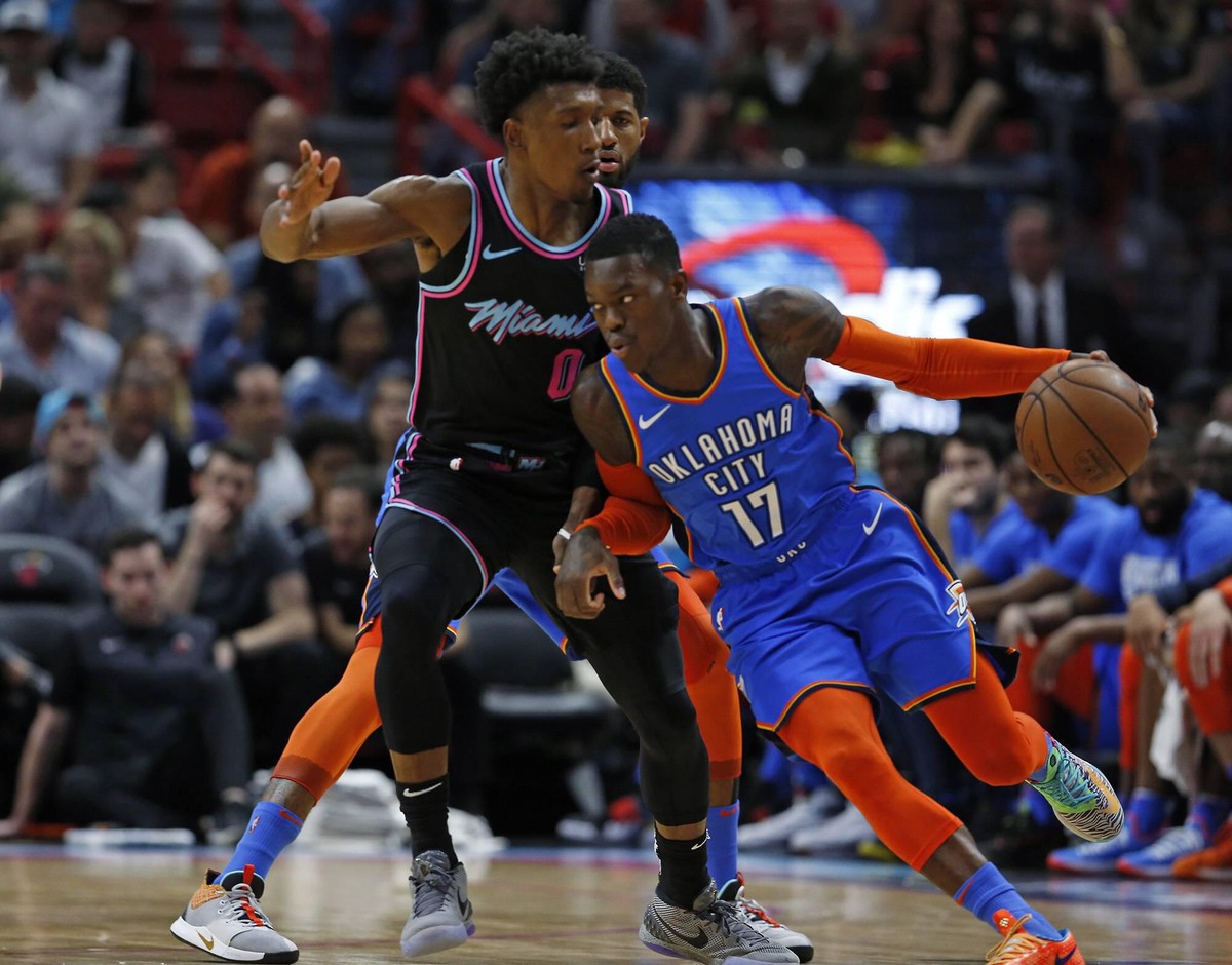 2019: Der damalige OKC-Profi Dennis Schröder (r.) im Duell mit Josh Richardson von den Miami Heat.