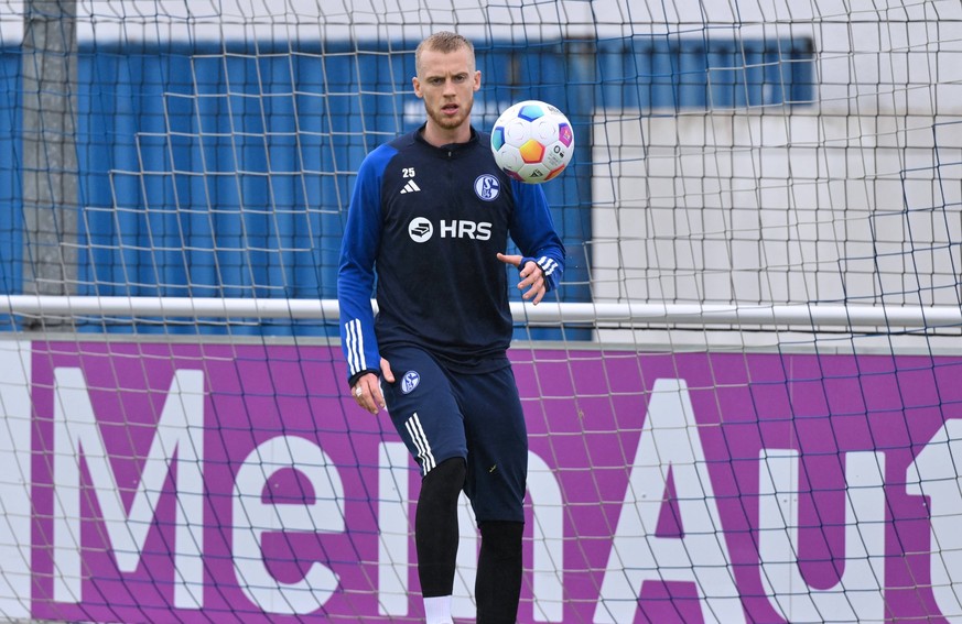 Timo Baumgartl FC Schalke 04 31.07.2023, Fussball GER, Saison 2023/24, 2. Bundesliga, Training FC Schalke 04, Gelsenkirchen Trainingsgel