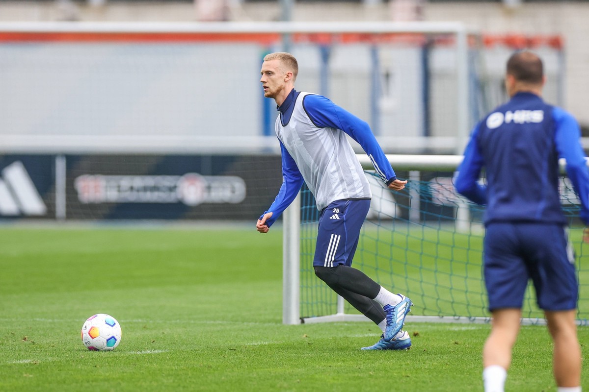 03.10.2023, Fussball, Saison 2022/2023, 2. Bundesliga, Training FC Schalke 04, Timo Baumgartl FC Schalke 04 Gelsenkirchen NRW Deutschland xRHR-FOTO/TKx *** 03 10 2023, football, season 2022 2023, 2 Bu ...