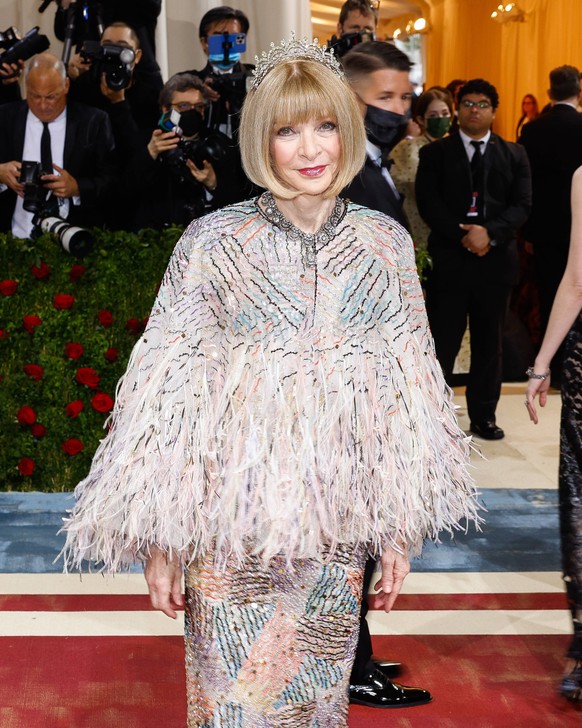 Entertainment Bilder des Tages Anna Wintour arrives on the red carpet for The Met Gala at The Metropolitan Museum of Art celebrating the Costume Institute opening of In America: An Anthology of Fashio ...