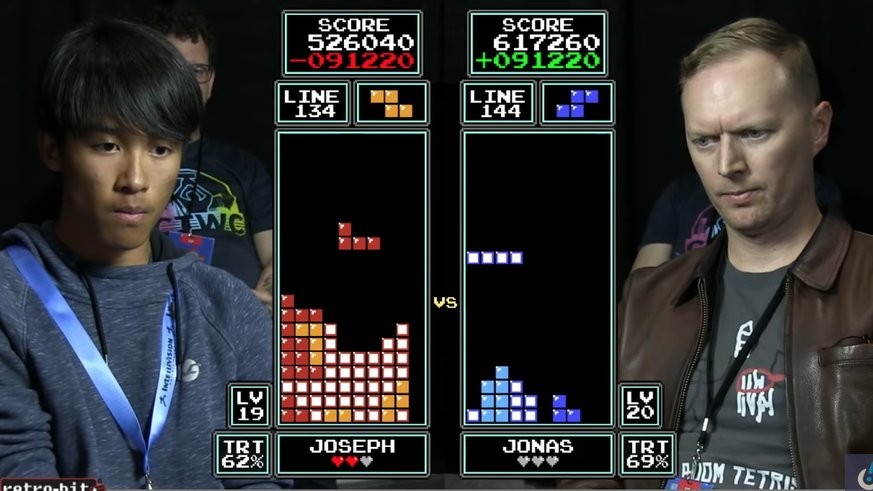 So sieht höchste Konzentration aus: Joseph Saelee (l.) vs. Jonas Neubauer.