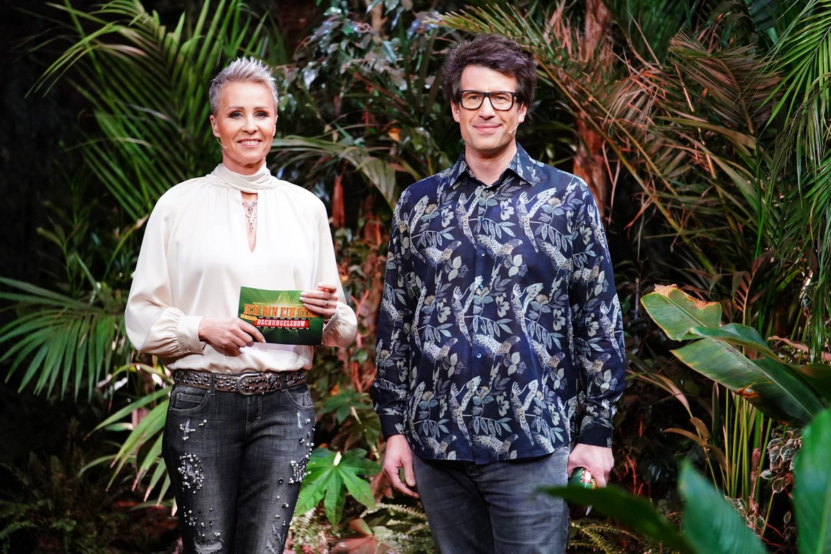 Tag 15: Dschungelprüfung-Tauglichkeitsprüfung &quot;My air is away&quot;.
Die beiden Moderatoren Sonja Zietlow, Daniel Hartwich sind gespannt, wie die Kandidaten die Prüfung meistern.

Die Verwendung  ...