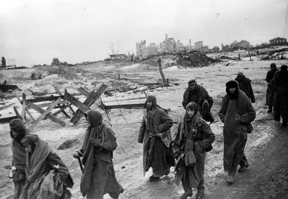 Am Ende: deutsche Gefangene nach der Schlacht von Stalingrad. Nur wenige überlebten die Kriegsgefangenschaft.