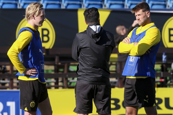 Julian Brandt Borussia Dortmund, Co-Trainer Nuri Sahin Borussia Dortmund und Niclas Fuellkrug Borussia Dortmund unterhalten sich, Training Tag 3, Winter-Trainingslager Borussia Dortmund, Banus Footbal ...