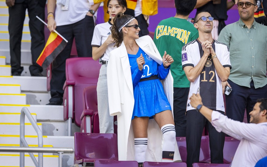 Doha, Qatar. 23rd Nov, 2022. Izabel Goulart die Freundin von Torwart Kevin Trapp Deutschland Germany - Japan World Cup 2022 in Qatar 23.11.2022 Credit: Moritz M