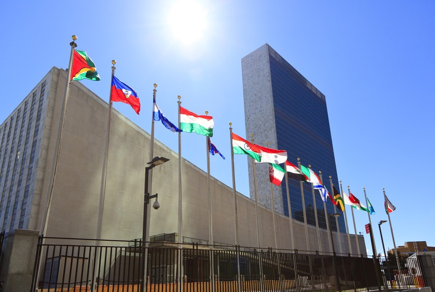 Die UN-Vollversammlung stimmt mit 161 Stimmen für eine Resolution, die eine saubere Umwelt zum Menschenrecht erklärt.