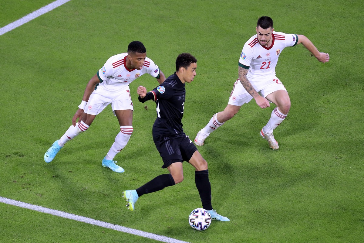 MUSIALA Jamal Team Deutschland mit NEGO UEFA Fussball Europameisterschaften 2020 Vorrunden Spiel Deutschland - Ungarn 2 : 2 am 23.Juni 2021 in Muenchen DFL REGULATIONS PROHIBIT ANY USE OF PHOTOGRAPHS  ...