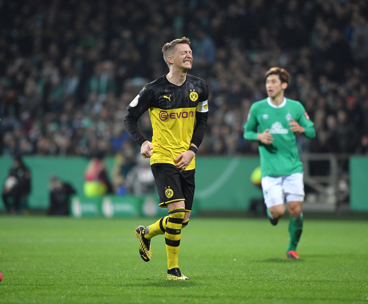 04.02.2020, Fussball GER, Saison 2019 2020, DFB Pokal 2019/2020, Achtelfinale, SV Werder Bremen - Borussia Dortmund 3:2 Verletzung Marco Reus Borussia Dortmund Bremen Bremen Deutschland *** 04 02 2020 ...