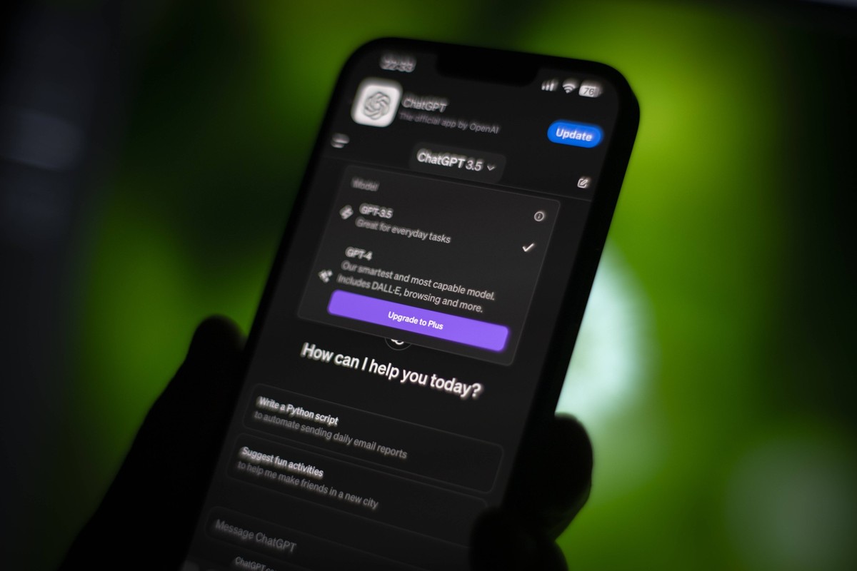 OpenAI Introduces New AI Model Called GPT 4o The ChatGPT app is seen on a mobile device in this illustraiton photo in Warsaw, Poland on 14 May, 2024. Warsaw Poland PUBLICATIONxNOTxINxFRA Copyright: xJ ...