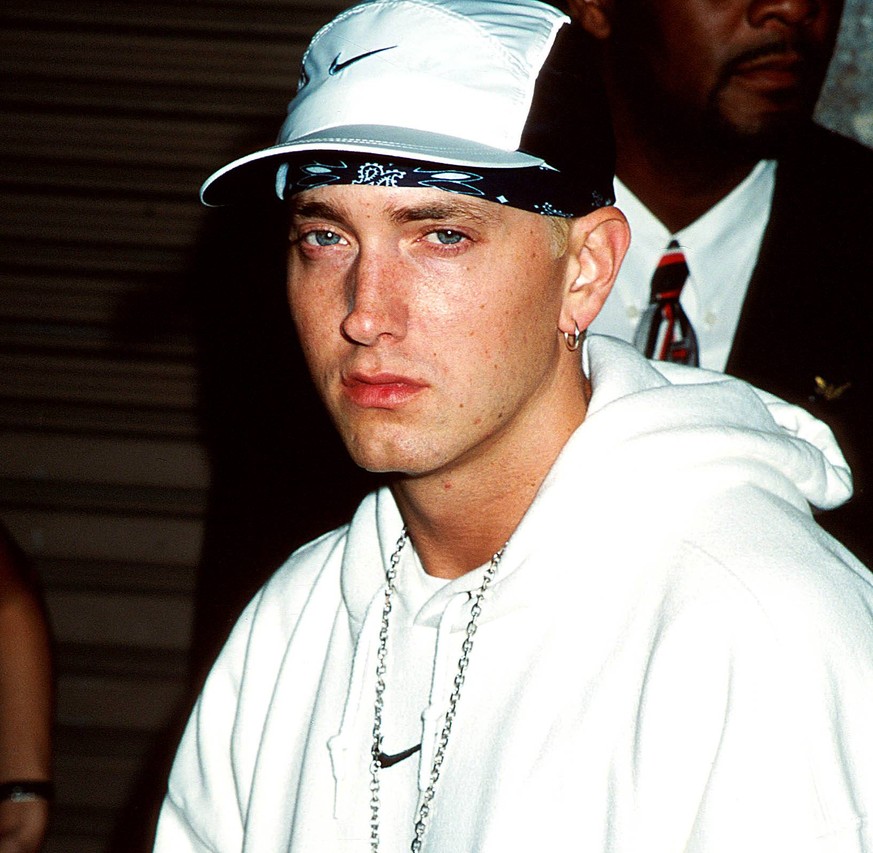 K19687HMc SD09/07/00.MTV 2000 VIDEO MUSIC AWARDS .AT RADIO CITY MUSIC HALL,NYC..EMINEM. HENRY McGEE/ PUBLICATIONxINxGERxSUIxAUTxONLY - ZUMAg49_

K19687HMC SD09 07 00 MTV 2000 Video Music Awards AT R ...