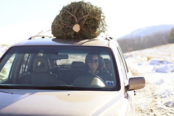 Driving Home for Christmas: Ein Mietwagen ist für viele dieses Jahr die beste Möglichkeit, sicher zur Familie zu kommen.